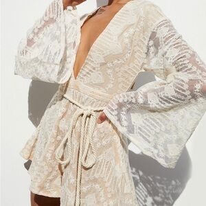 Pretty Little Thing White Lace Long Sleeve Romper New With Tag sz 4